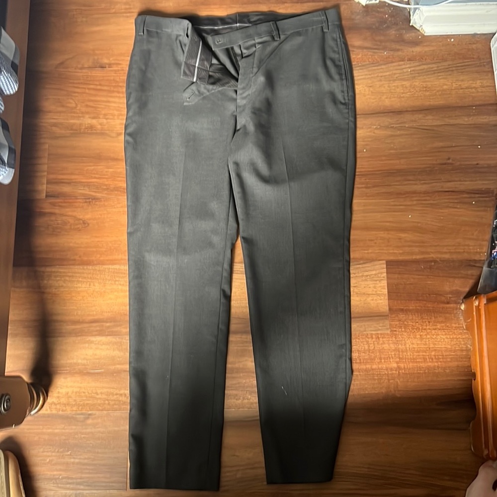 calvin klein 36x30 slim straight dark gray dress pants. in great condition.